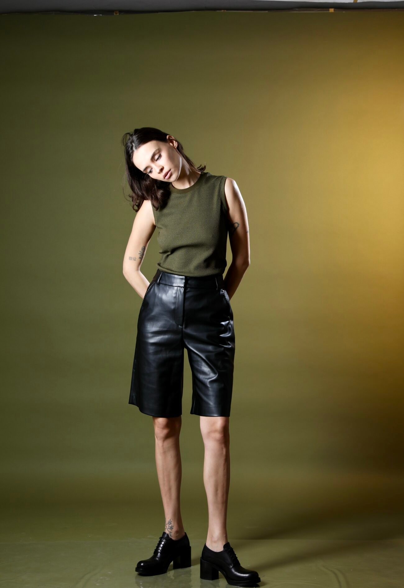 Leather knee-length shorts - Image 2