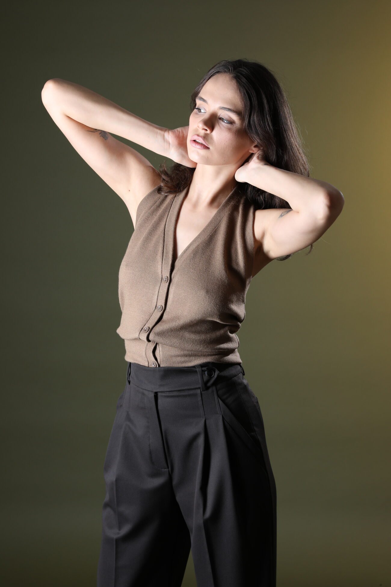 Sleevless Button-Down Knit Top - Image 3