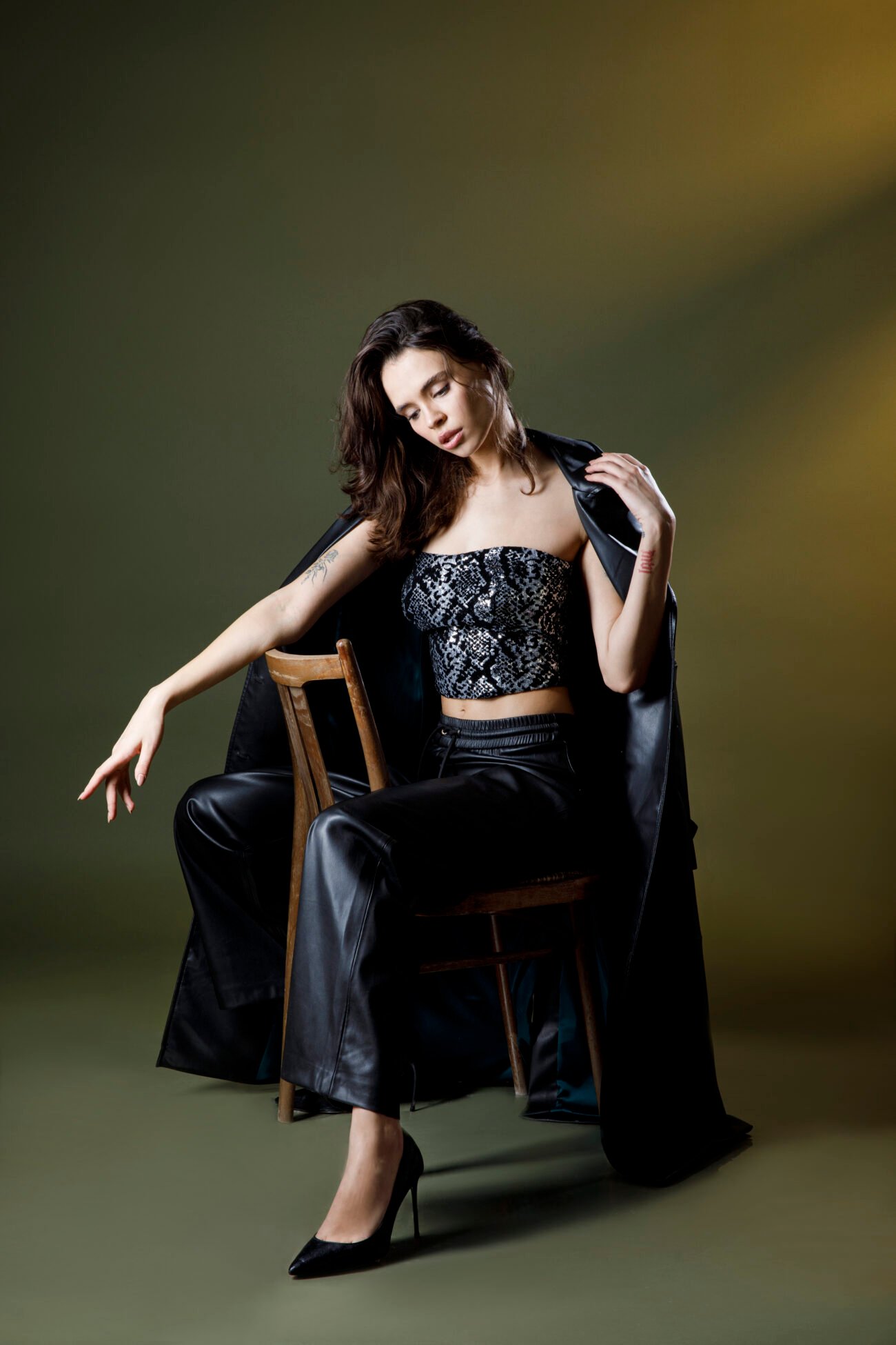 Snake-Print Strapless Crop Top - Image 2
